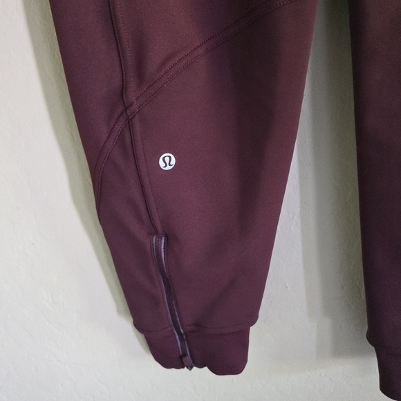 Lululemon Cold Weather Running Jogger Size 8 Garnet - Picture 7 of 10